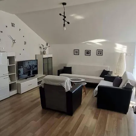 Two Bedroom With Terrace And Sea View *