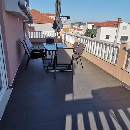 Apartment Two Bedroom With Terrace And Sea View Trogir